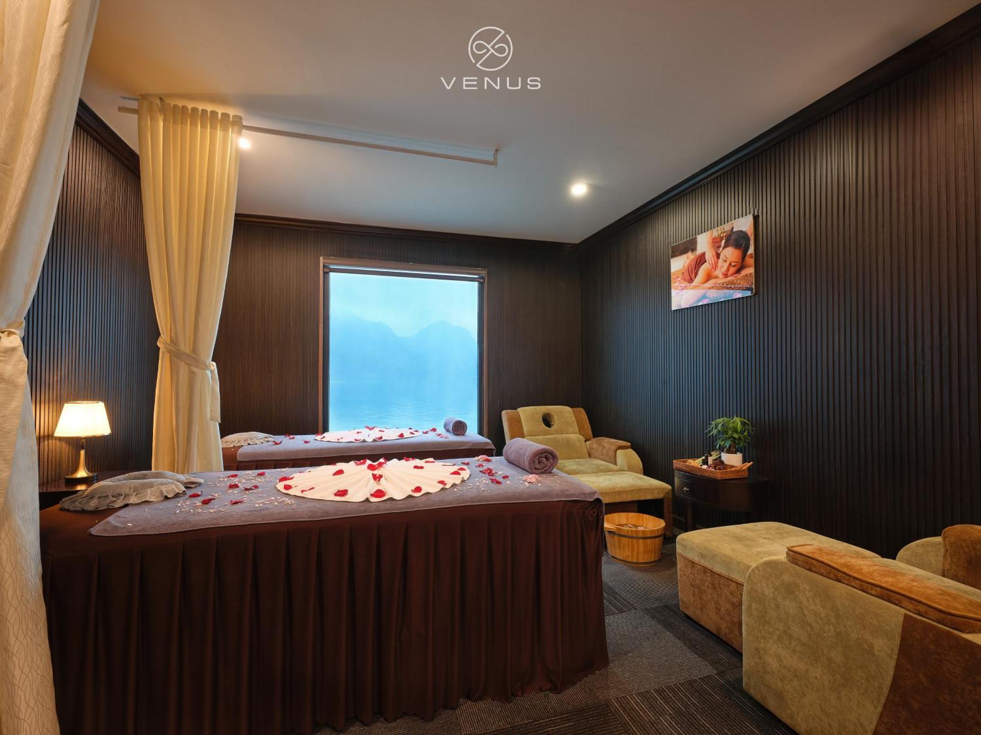 Era Halong Cruise  Hạ Long