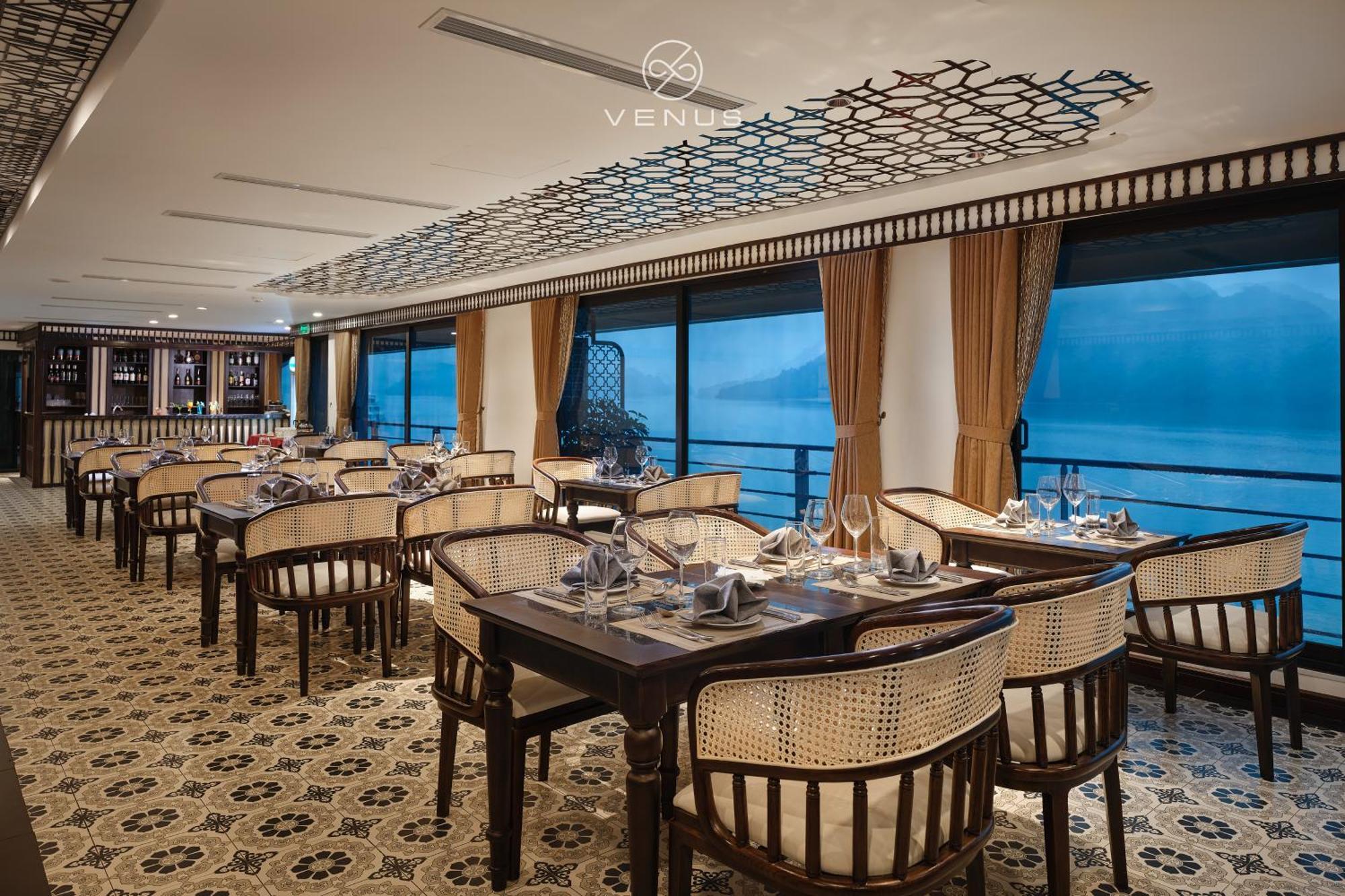  Era Halong Cruise Халонг